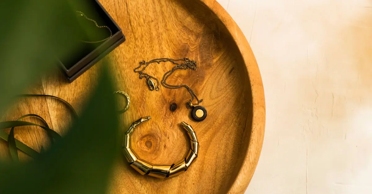Cómo Elegir el Accesorio Perfecto para Realzar tu Estilo Elegante