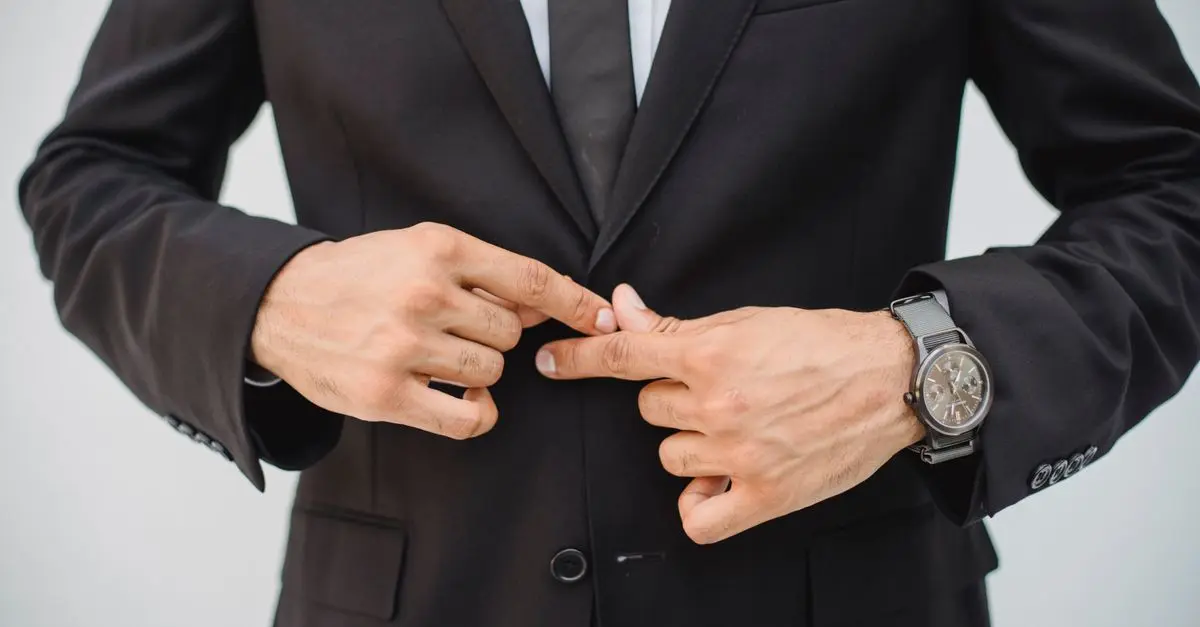 Errores Comunes al Elegir un Traje Elegante y Cómo Evitarlos