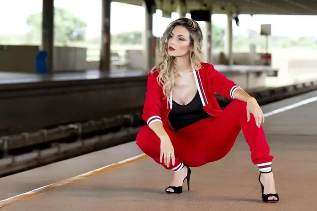 Cómo Elegir el Abrigo Elegante Ideal para la Temporada