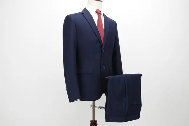 Cómo Elegir el Mejor Traje para Eventos Elegantes