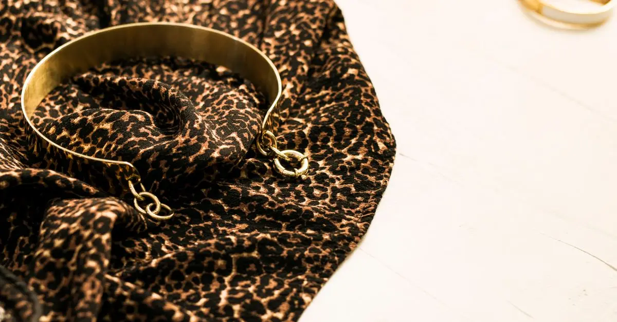 Cómo Elegir el Accesorio Perfecto para Realzar tu Estilo Elegante