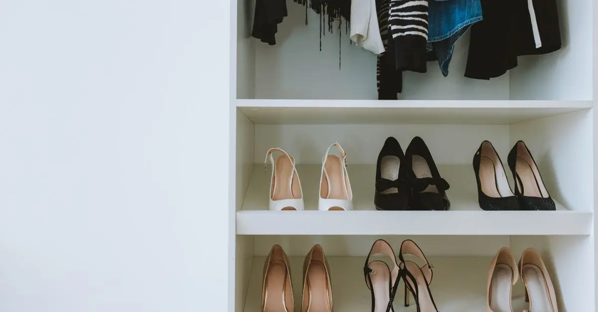 10 Prendas Esenciales para un Vestuario Elegante