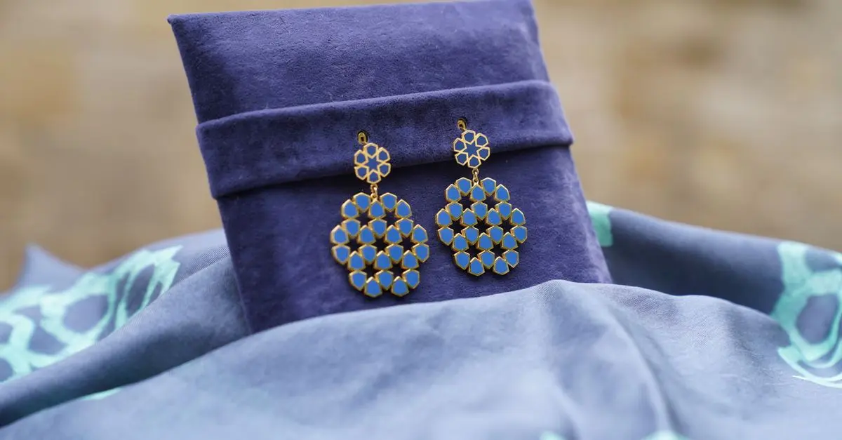 10 Consejos para Elegir el Accesorio Perfecto para tu Look Elegante
