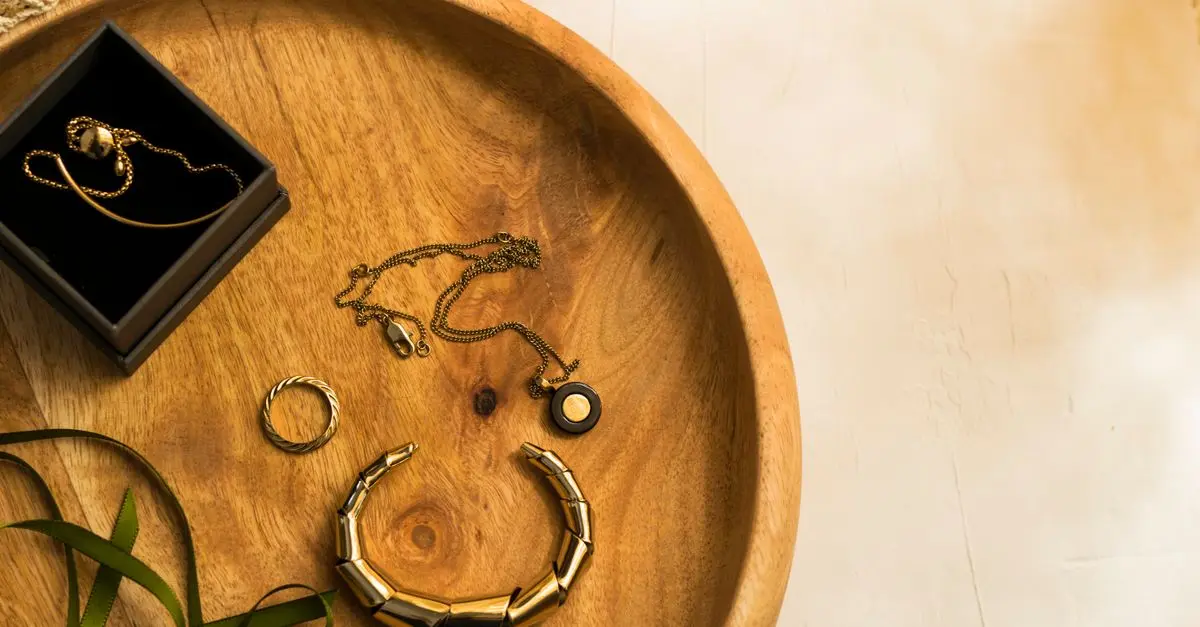 Cómo Elegir el Accesorio Ideal para Realzar Tu Estilo Elegante